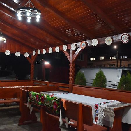 Floare De Colt Hotel Bárdfalva Kültér fotó