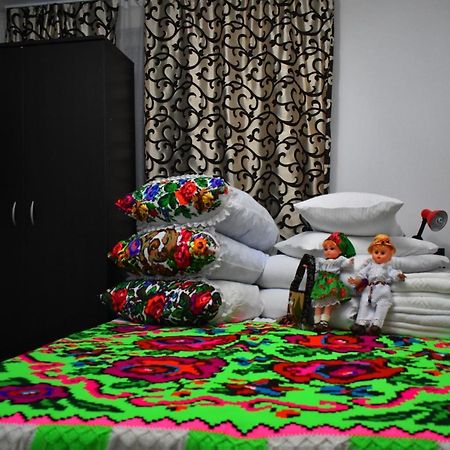 Floare De Colt Hotel Bárdfalva Kültér fotó