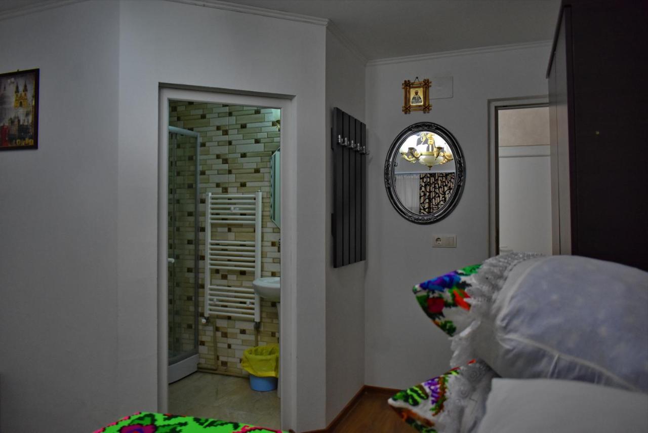 Floare De Colt Hotel Bárdfalva Kültér fotó