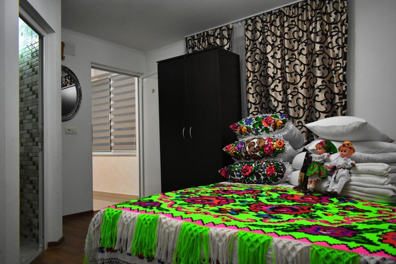 Floare De Colt Hotel Bárdfalva Kültér fotó