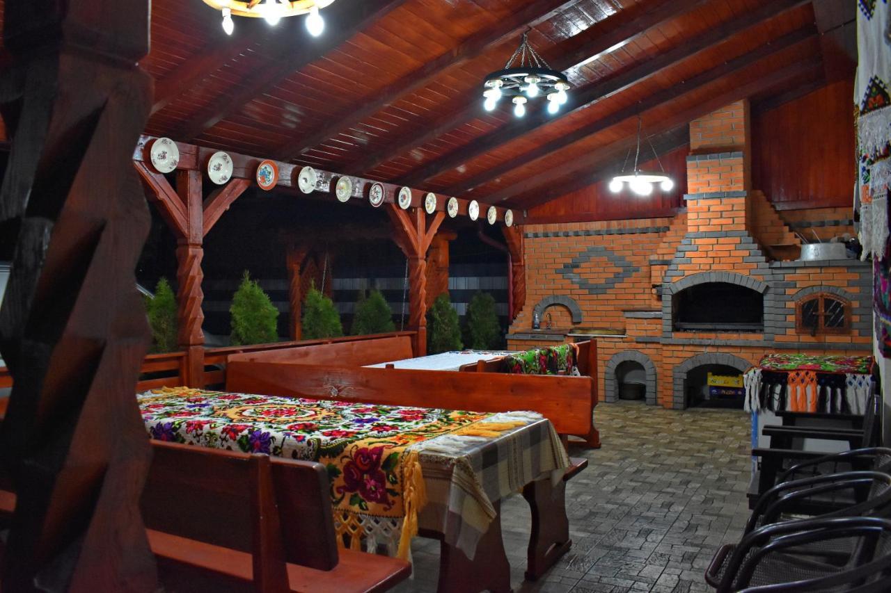 Floare De Colt Hotel Bárdfalva Kültér fotó
