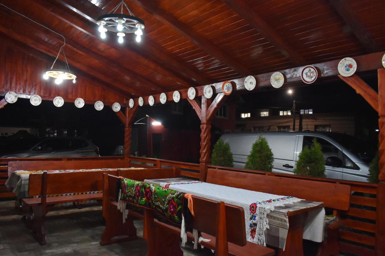 Floare De Colt Hotel Bárdfalva Kültér fotó