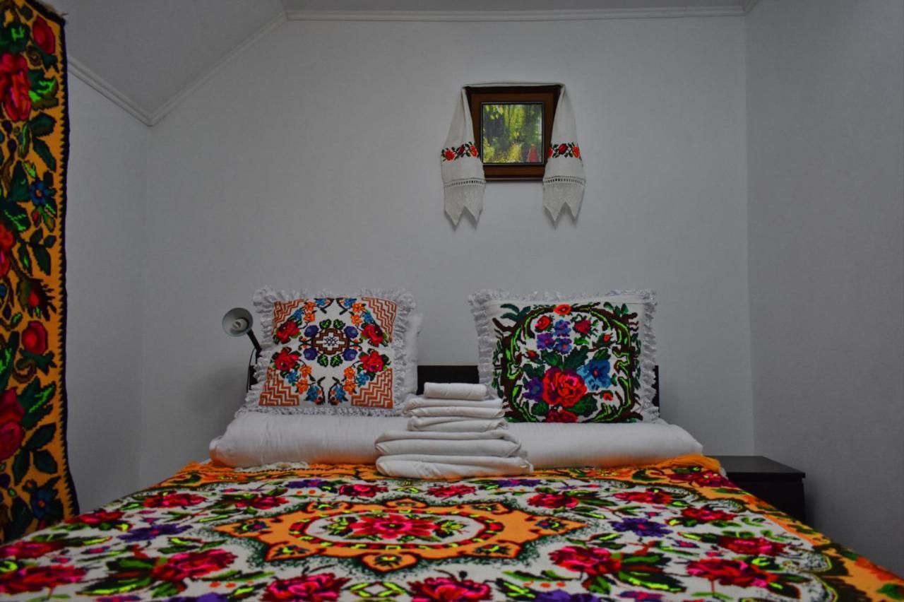 Floare De Colt Hotel Bárdfalva Kültér fotó