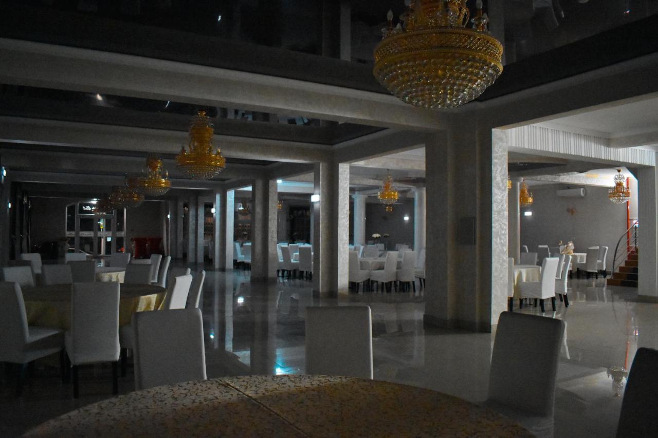 Floare De Colt Hotel Bárdfalva Kültér fotó